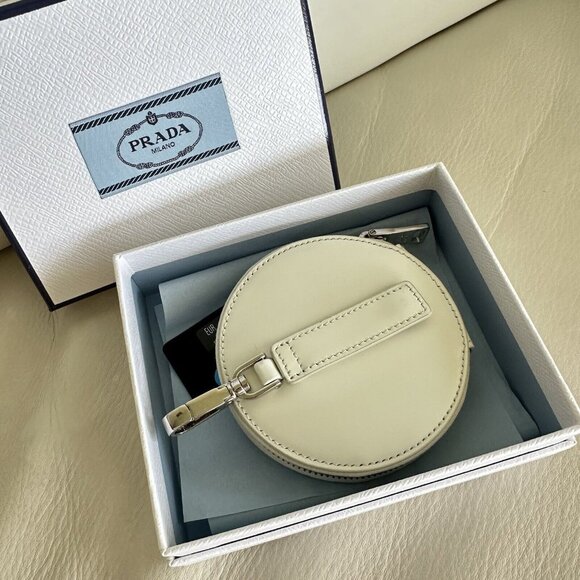 NEW PRADA Coin Case 1Tl431 Leather Triangular Plate White Round Purse Ladies - Picture 4 of 7